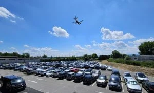avion survole parking 540x326